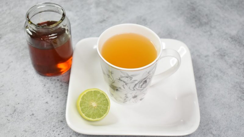 мёд с тёплой водой и лимоном